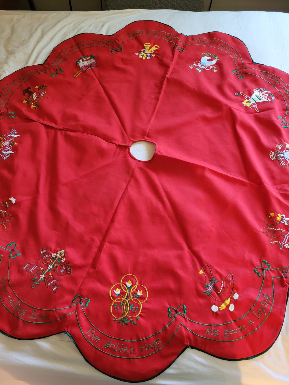 1980s Fructoso Red Embroidered Tree Skirt 12 Days Of Christmas 52"